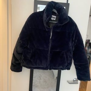 Apparis Billie cropped navy faux fur jacket NWT